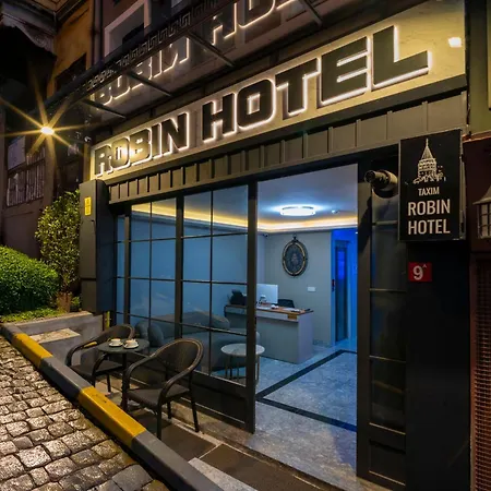 Robin Hotel *