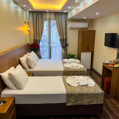 By Historia Hotel