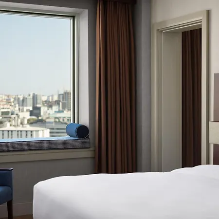 Hotel Delta By Marriott West
