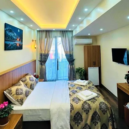 By Historia Hotel