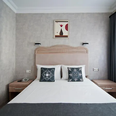 Hotel Artefes Old City 4*