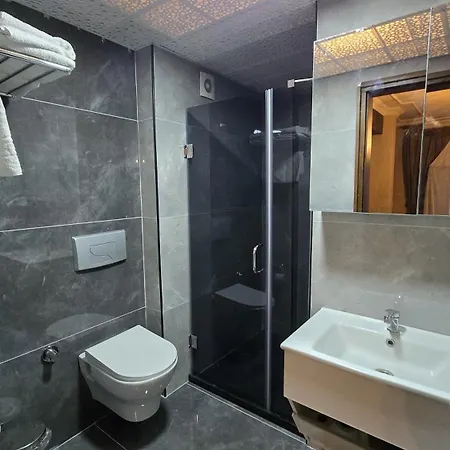 Pera Capitol Hotel 3*