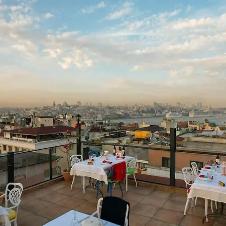 Raymond Old City 4*