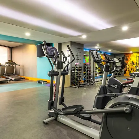 Ramada Plaza By Wyndham Tekstilkent מלון 5*