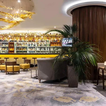 Ramada Plaza By Wyndham Tekstilkent מלון 5*