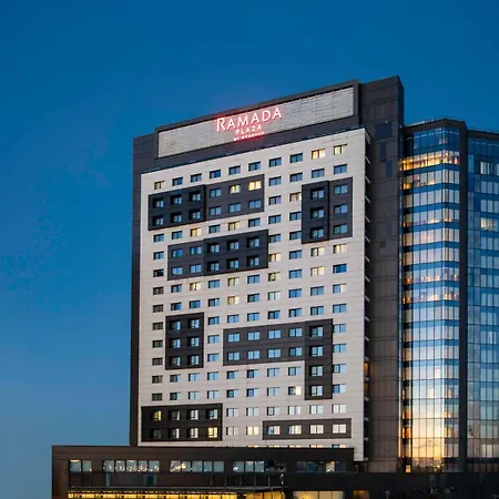 מלון Ramada Plaza By Wyndham Tekstilkent
