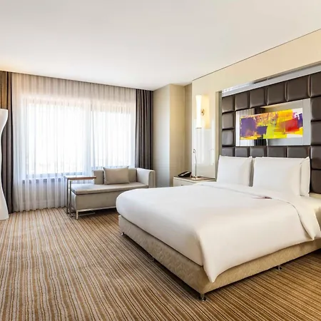 Ramada Plaza By Wyndham Tekstilkent מלון 5*