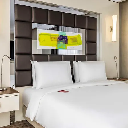 Hotel Ramada Plaza By Wyndham Tekstilkent 5*
