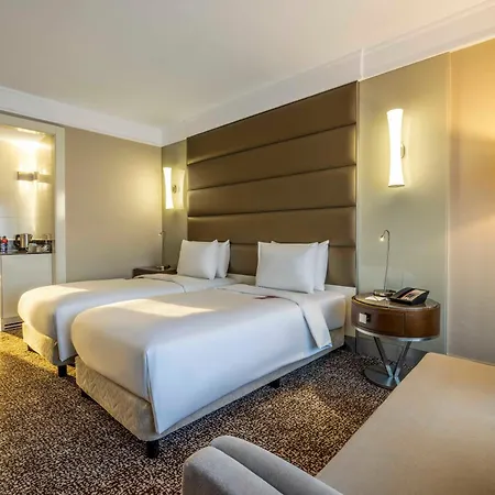 מלון Ramada Plaza By Wyndham Tekstilkent 5*