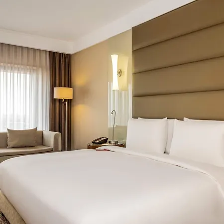מלון Ramada Plaza By Wyndham Tekstilkent 5*