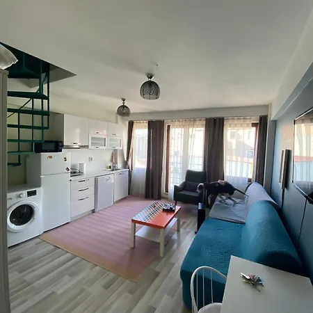 Hotel Hub Flats 4*