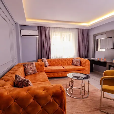 Ruby Hotel *