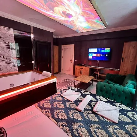 Hotel Kral Suits *