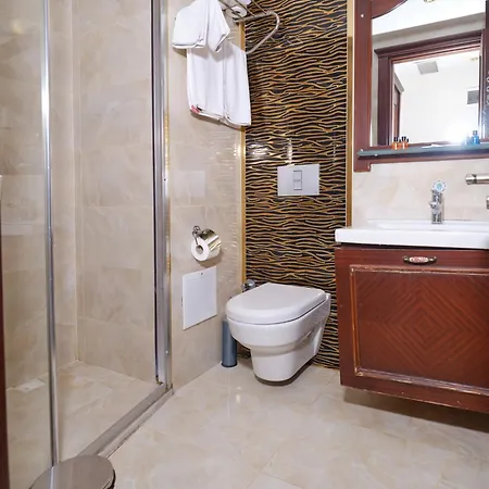 Newcity Hotel 2*