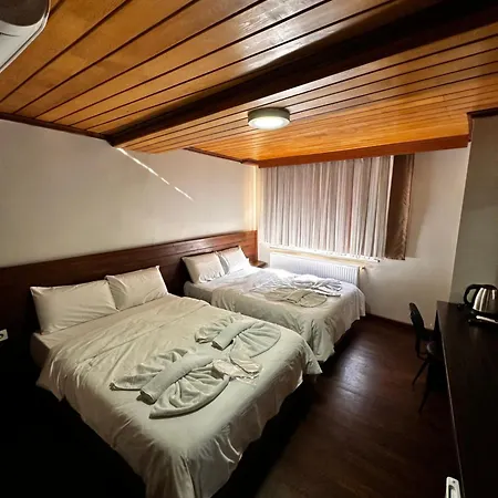Gold Corner Hotel *
