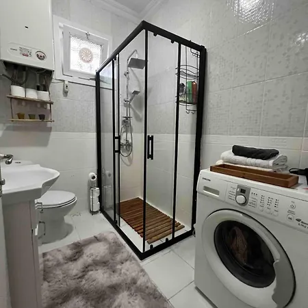 2 Bedroom Available For Longterm