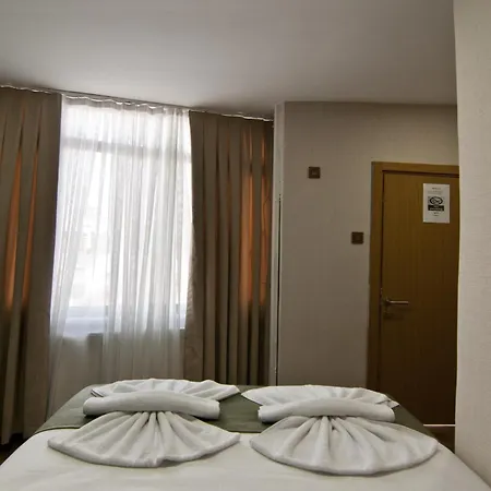 Aurora Eco فندق *