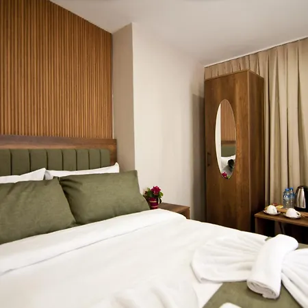 Aurora Eco فندق *
