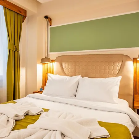 Aparthotel Maniz