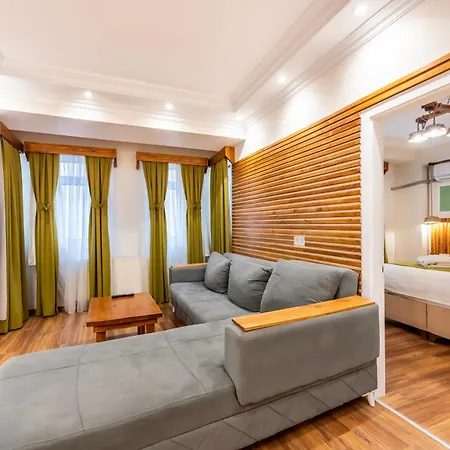 Maniz Aparthotel *