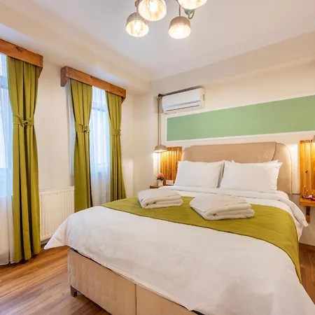 Maniz Aparthotel *