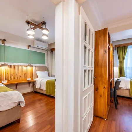 Maniz Aparthotel *