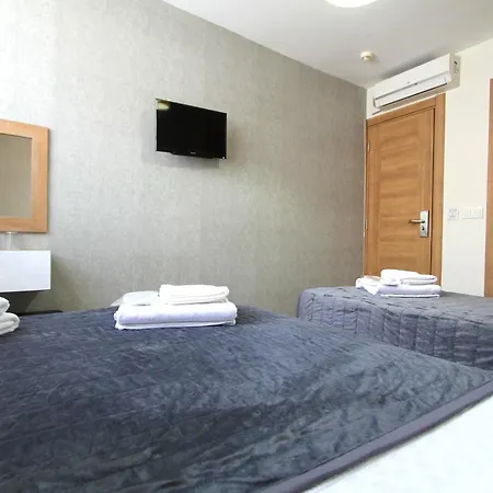 Metrohill Hotel *