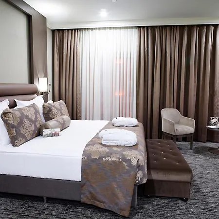 Hotel Euro Park 5*