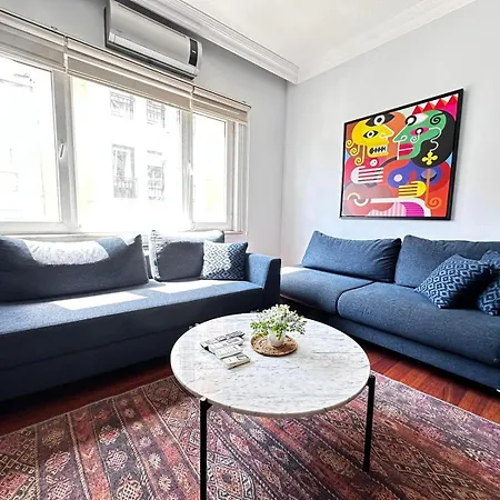 Four Bedroom In Taksim, 4acs, Uelk 2 Apartment *