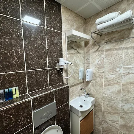 E5 Park Hotell 3*