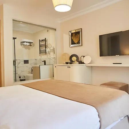Kaira Hotel& Aparts *