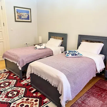 Willa Nostalgic & Comfortable Historical Home!