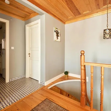 Willa Nostalgic & Comfortable Historical Home!