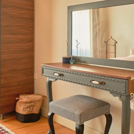 Willa Nostalgic & Comfortable Historical Home!