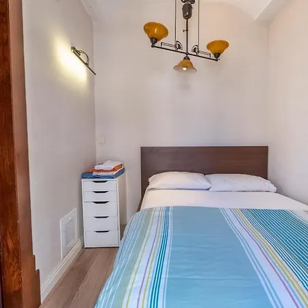 Spacious Apartment, 1-min To Taksim Square * Stambuł