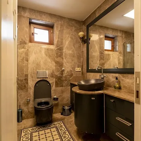 Spacious Apartment, 1-min To Taksim Square Appartement Istambul