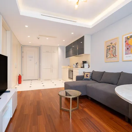 Luxury In Ofton Apartment Istanbul