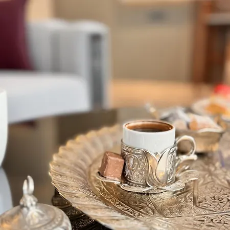 Ezkar Bathonea Art Istanbul
