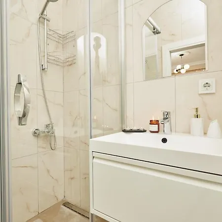 Stunning 3br 3bathroom 3ac Near Metro D2 Apartment Istanbul