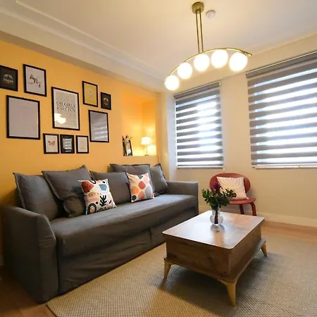 Stunning 2br 3ac Near Metro - Ym 3 * Istanbul