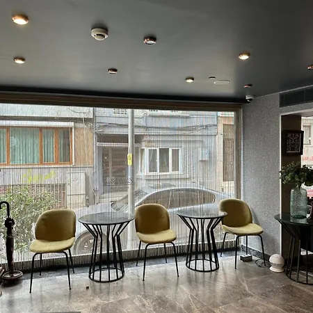 La Wisteria Boutique