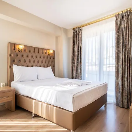 Lavin & Hotel