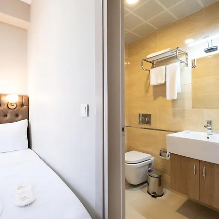 Hotel Lavin &