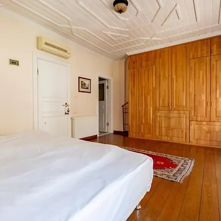 Terrace Triplex In Peninsula