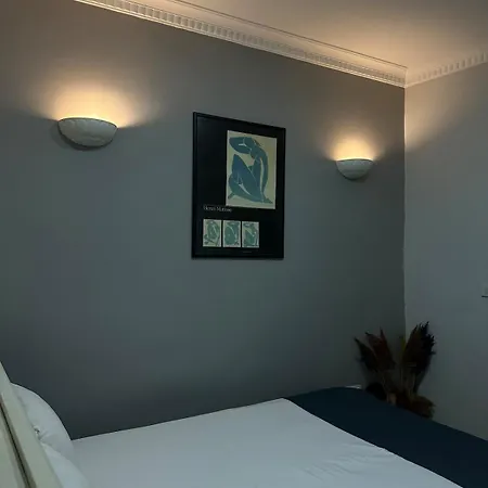 Apartment Perahomes For Light Sleeper Istanbul
