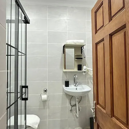 Apartment Perahomes For Light Sleeper Istanbul
