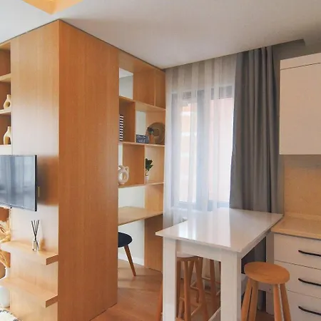 Apartment Brand New With 2 Beds & Office