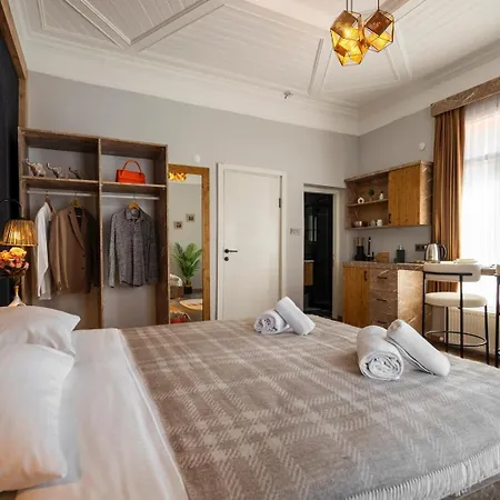 Leyan Otel *