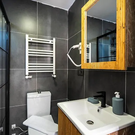Leyan Otel *