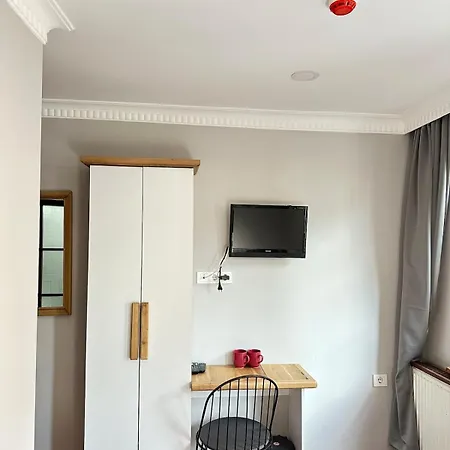 Perahomes Wooden Flat With Small Balcony Apartment Istanbul